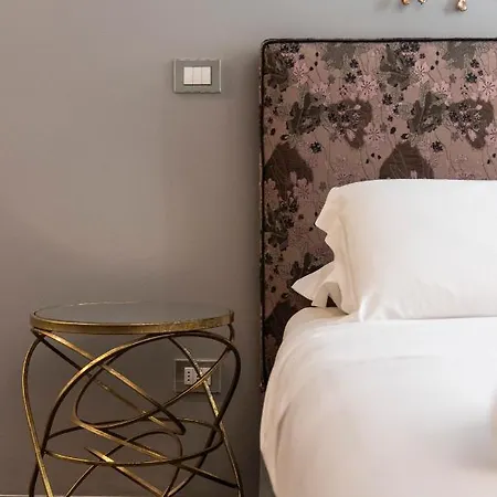 Ponte Vecchio Luxury And Stylish