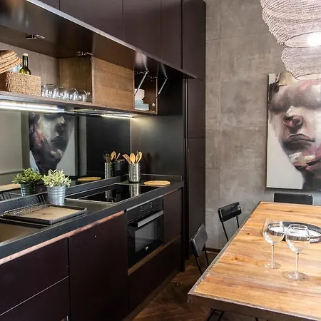 Ponte Vecchio Luxury And Stylish Florence