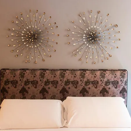 Ponte Vecchio Luxury And Stylish