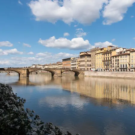 Ponte Vecchio Luxury And Stylish Apartment