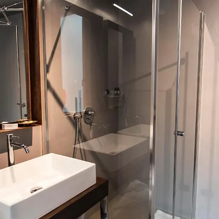 Ponte Vecchio Luxury And Stylish